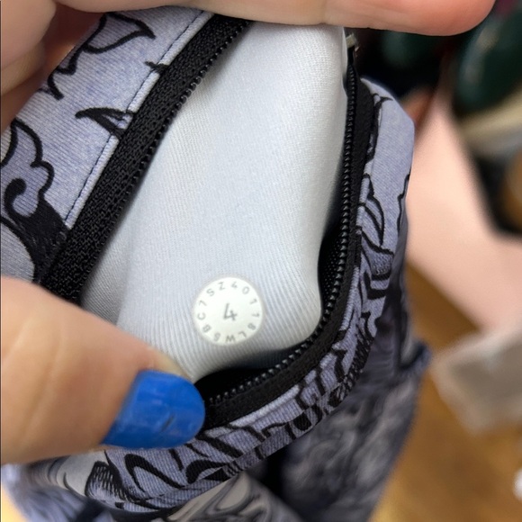 Lululemon Speed Up Tight 28” - Picture 2 of 10